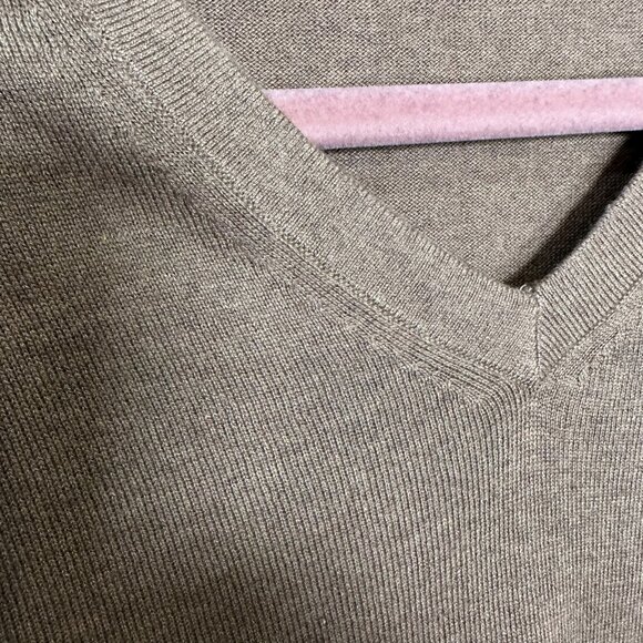Banana Republic Forever V Neck Sweater Womens Large Silk Cashmere Tan Work - Picture 2 of 8